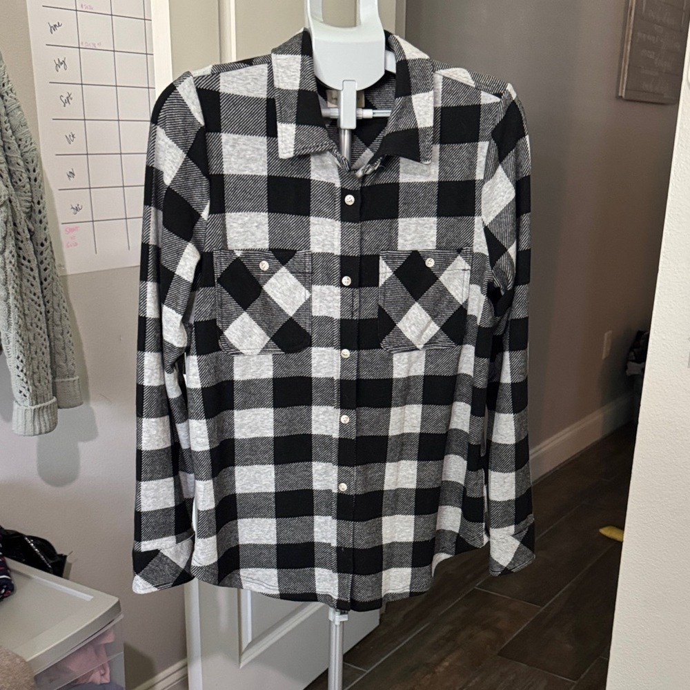 Thread & Supply Black and White Plaid Women's Button Down Shirt